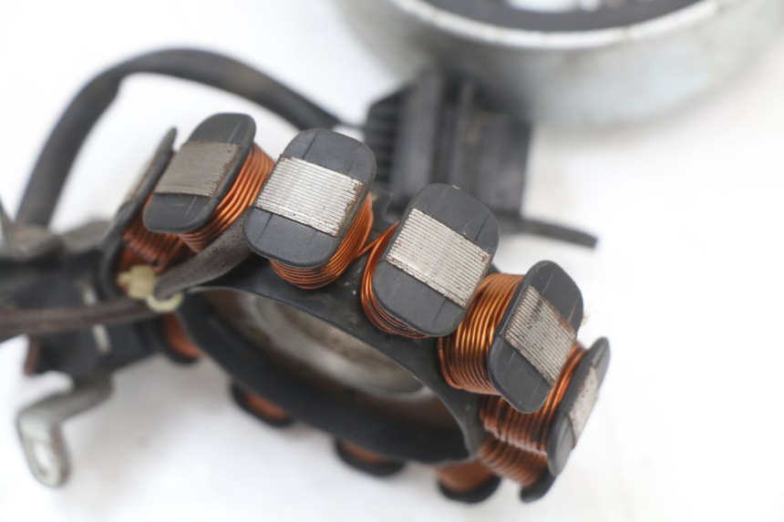 photo de ROTOR STATOR PIAGGIO FLY 4T 50 (2004 - 2010) - Autre angle de vue