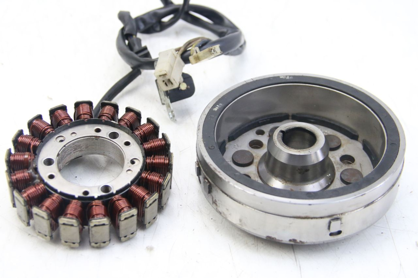 photo de ROTOR STATOR YAMAHA FZS FAZER 600 (1998 - 2001) - Autre angle de vue