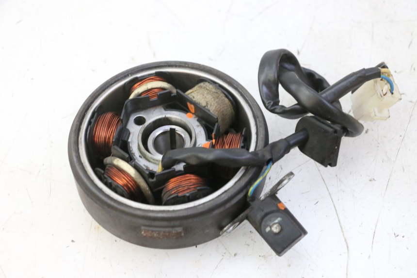 photo de ROTOR STATOR PEUGEOT KISBEE 2T 50 (2010 - 2017) - Détail de la pièce