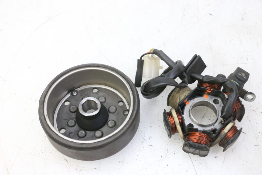 photo de ROTOR STATOR PEUGEOT KISBEE 2T 50 (2010 - 2017) - Vue d’ensemble