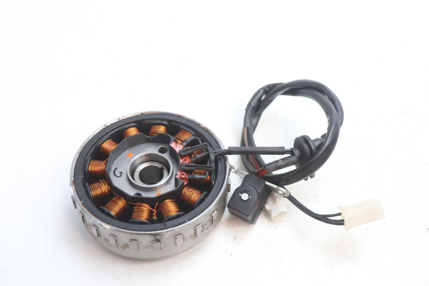 photo de ROTOR STATOR PEUGEOT KISBEE 2T 50 (2018 - 2022) - Autre angle de vue