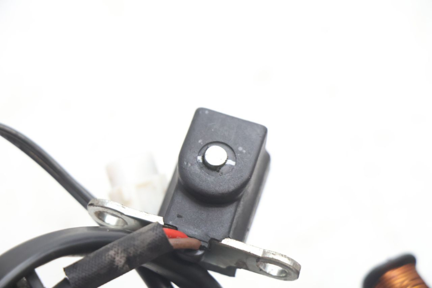 photo de ROTOR STATOR PEUGEOT KISBEE 2T 50 (2018 - 2022) - Points de fixation