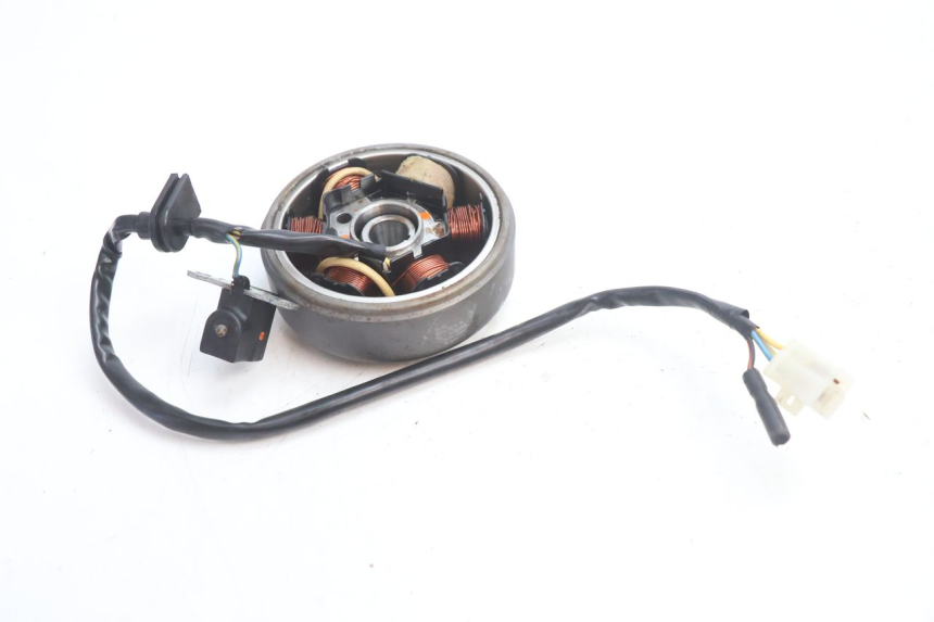 photo de ROTOR STATOR PEUGEOT KISBEE 2T 50 (2010 - 2017) - Autre angle de vue