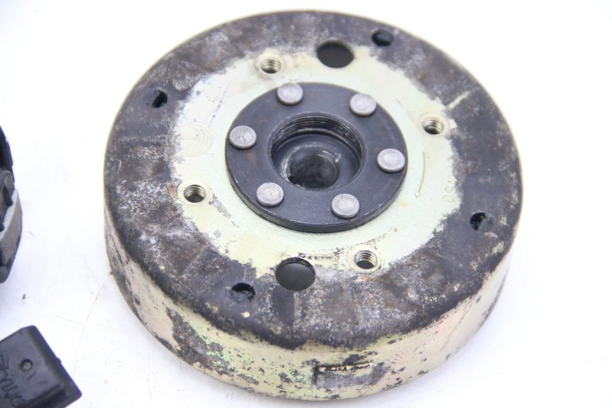 photo de ROTOR STATOR PEUGEOT KISBEE 4T 50 (2010 - 2017) - Autre angle de vue