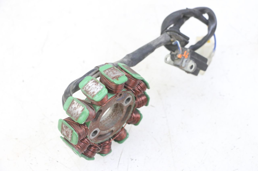 photo de ROTOR STATOR PEUGEOT KISBEE 4T 50 (2018 - 2022) - Points de fixation