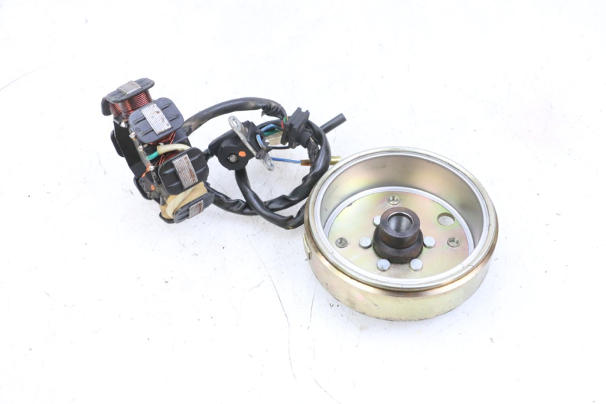 photo de ROTOR STATOR PEUGEOT KISBEE 4T 50 (2010 - 2017) - Autre angle de vue