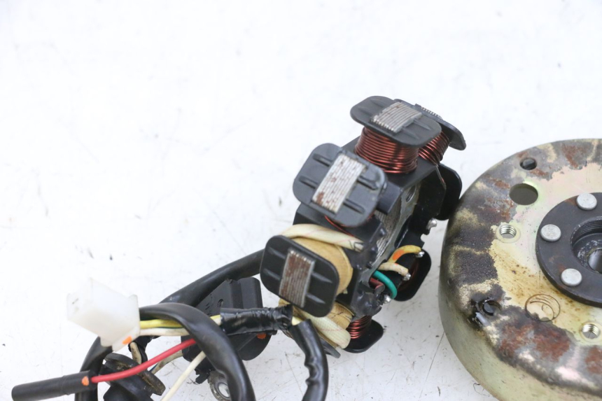 photo de ROTOR STATOR PEUGEOT KISBEE 4T 50 (2010 - 2017) - État de surface