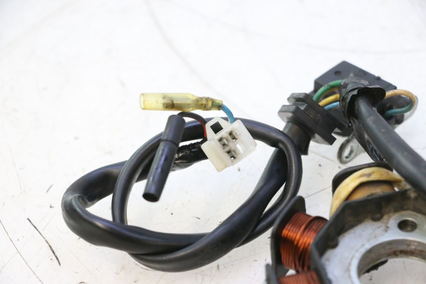 photo de ROTOR STATOR PEUGEOT KISBEE 4T 50 (2010 - 2017) - Gros plan technique