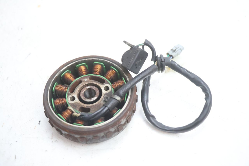photo de ROTOR STATOR PEUGEOT KISBEE 4T 50 (2018 - 2022) - Autre angle de vue