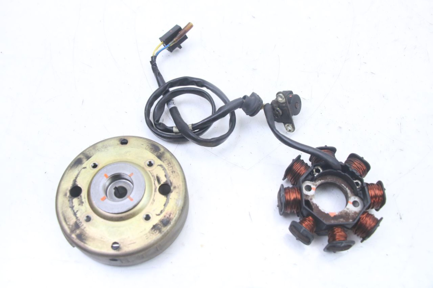 photo de ROTOR STATOR KYMCO DINK 4T 50 (2007 - 2018) - Détail de la pièce
