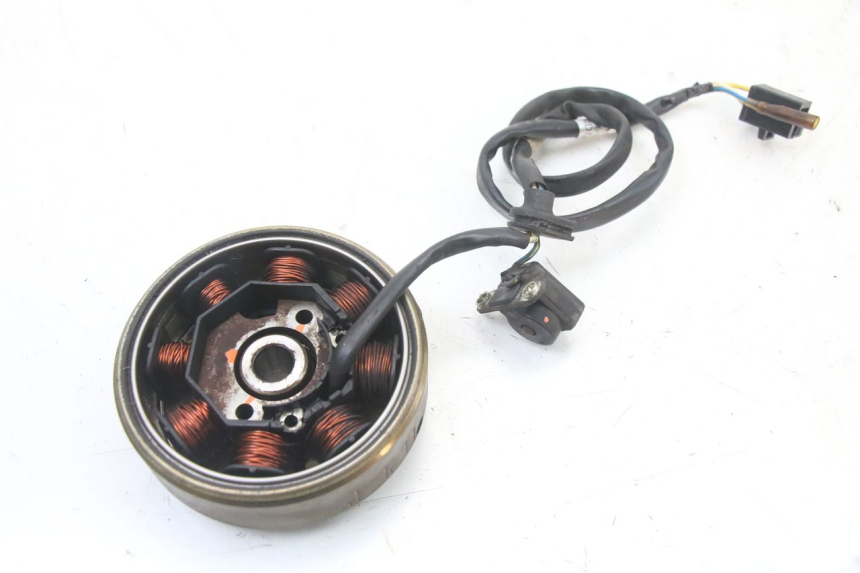 photo de ROTOR STATOR KYMCO DINK 4T 50 (2007 - 2018) - Autre angle de vue