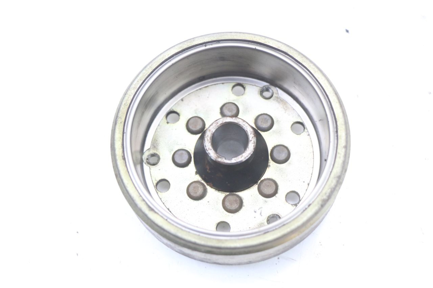 photo de ROTOR STATOR PEUGEOT LUDIX 50 (2008 - 2017) - Gros plan technique