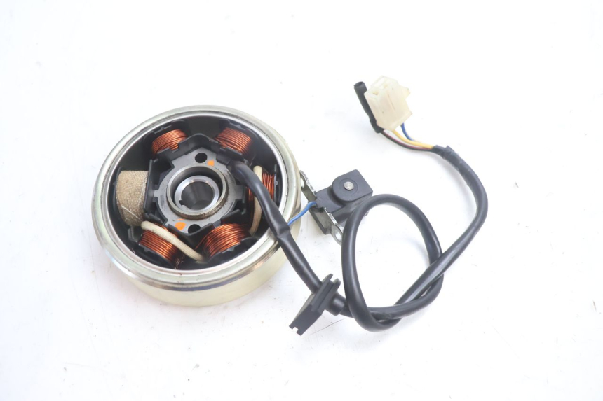 photo de ROTOR STATOR PEUGEOT LUDIX ONE 14P 50 (2004 - 2013) - Autre angle de vue