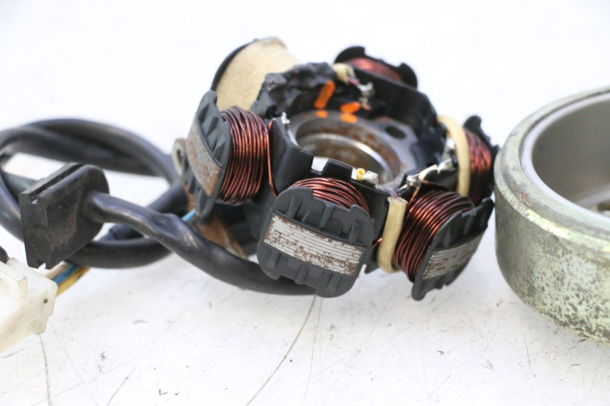 photo de ROTOR STATOR PEUGEOT LUDIX ONE 50 (2004 - 2013) - Zoom composants