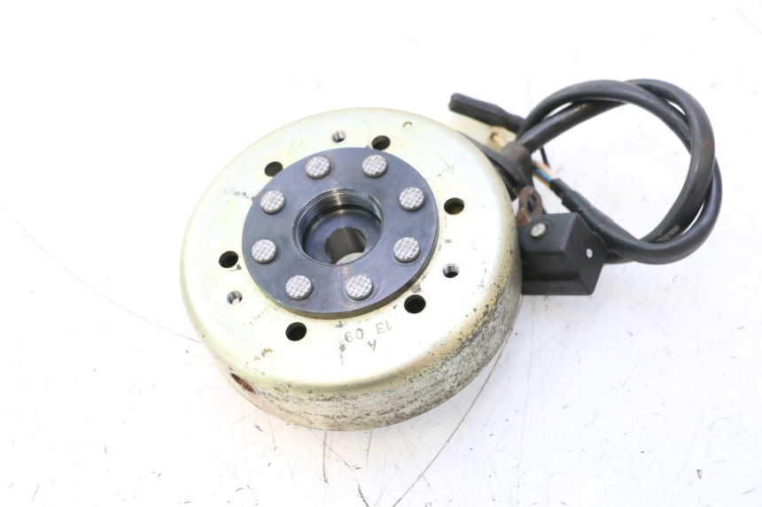 photo de ROTOR STATOR PEUGEOT LUDIX ONE 50 (2004 - 2013) - Autre angle de vue