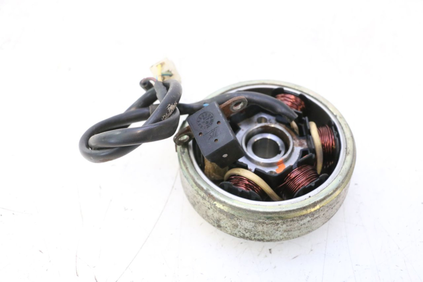 photo de ROTOR STATOR PEUGEOT LUDIX ONE 50 (2004 - 2013) - Gros plan technique