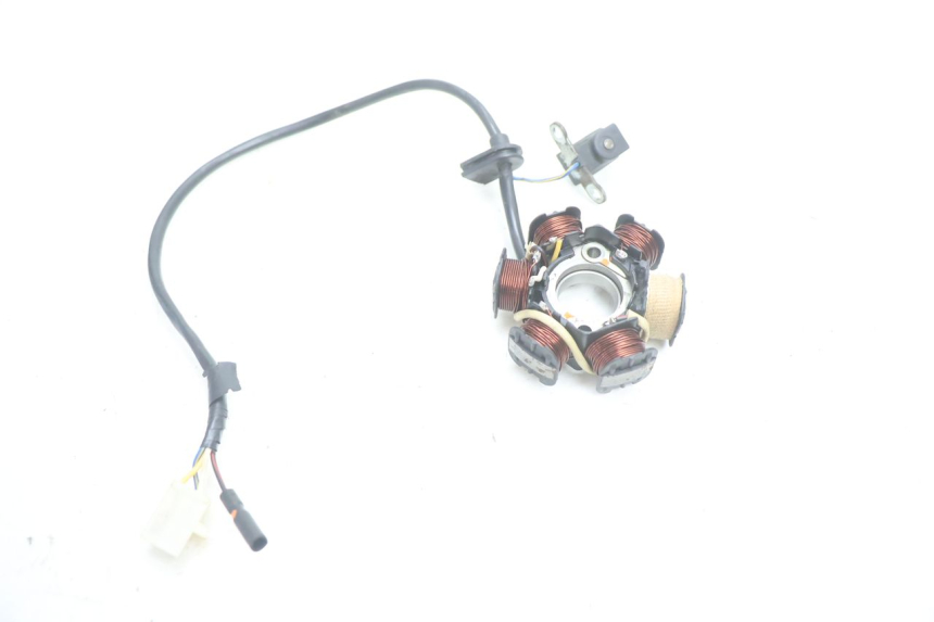 photo de ROTOR STATOR PEUGEOT LUDIX ONE 50 (2004 - 2006) - Gros plan technique