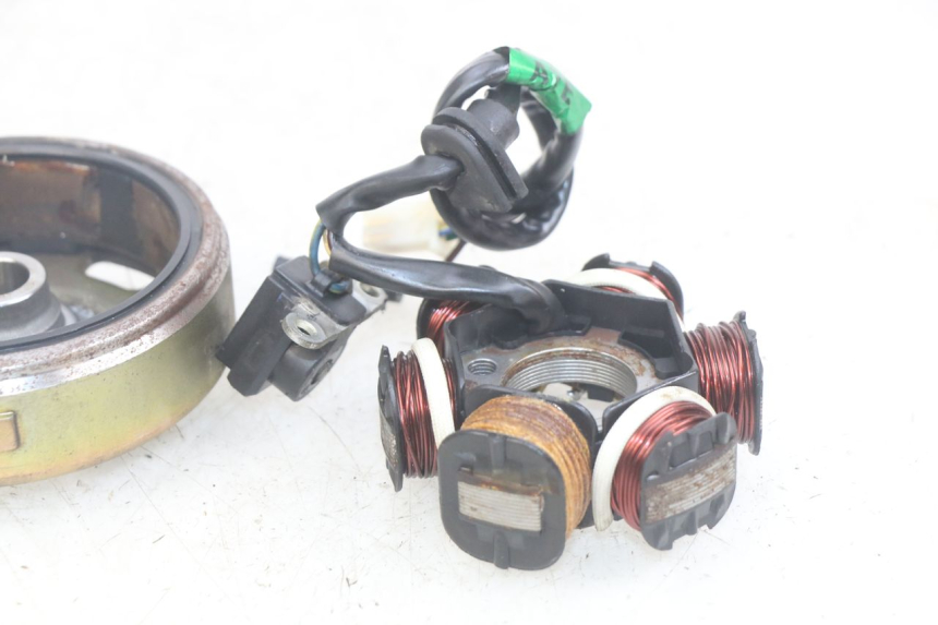 photo de ROTOR STATOR SYM MIO 50 (2011 - 2017) - Gros plan technique