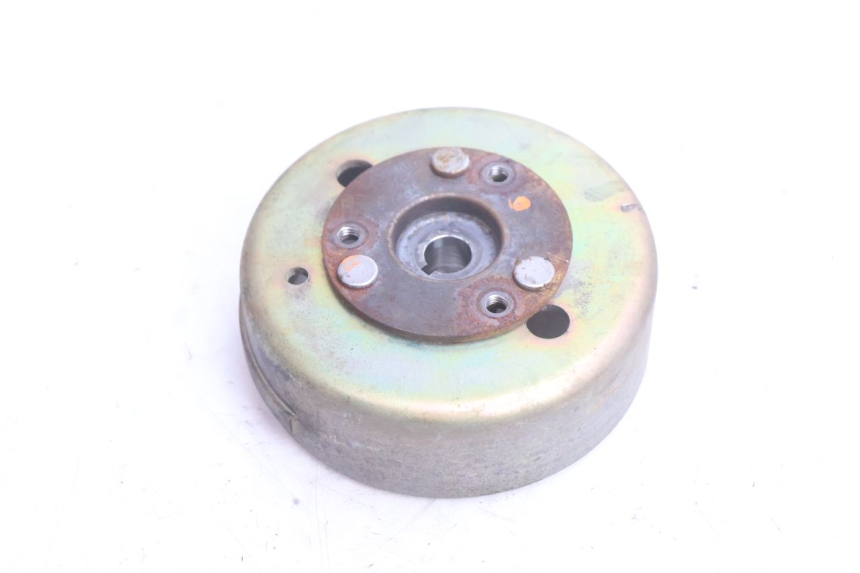 photo de ROTOR STATOR YAMAHA NEO'S NEOS 2T 50 (1998 - 2007) - Gros plan technique