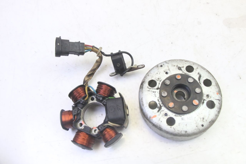 photo de ROTOR STATOR PIAGGIO NEW TYPHOON 50 (2010 - 2017) - Vue principale