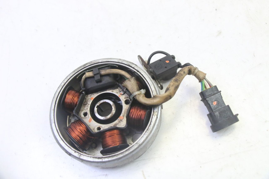 photo de ROTOR STATOR PIAGGIO NEW TYPHOON 50 (2010 - 2017) - Autre angle de vue