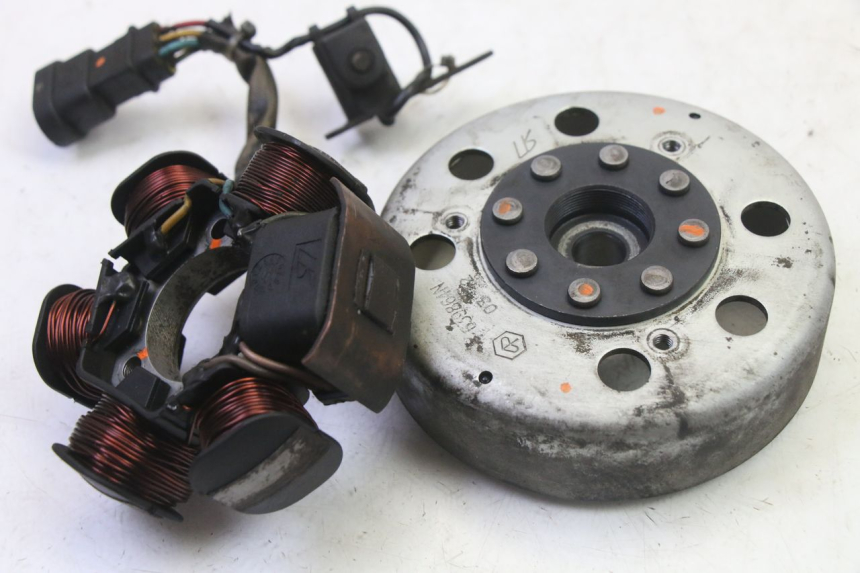 photo de ROTOR STATOR PIAGGIO NEW TYPHOON 50 (2010 - 2017) - Zoom état d’usage