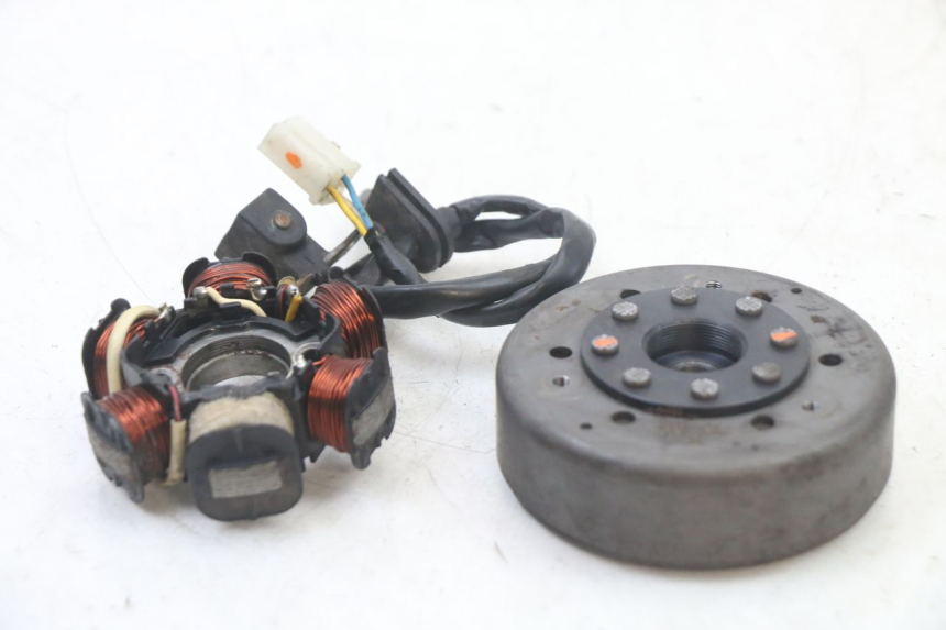 photo de ROTOR STATOR PEUGEOT KISBEE 2T 50 (2010 - 2017) - Détail de la pièce
