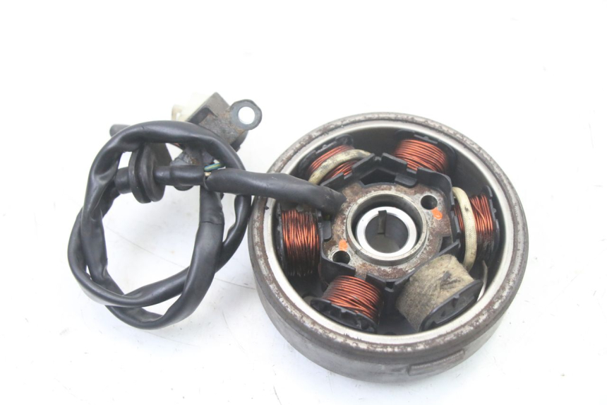 photo de ROTOR STATOR PEUGEOT KISBEE 2T 50 (2010 - 2017) - Autre angle de vue