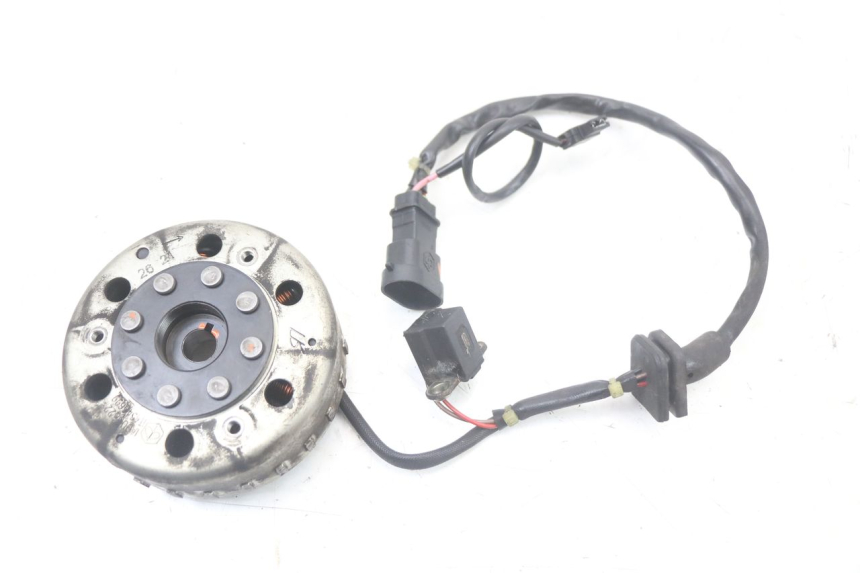 photo de ROTOR STATOR PIAGGIO LIBERTY IGET 4T 50 (2021 - 2025) - Zoom état d’usage