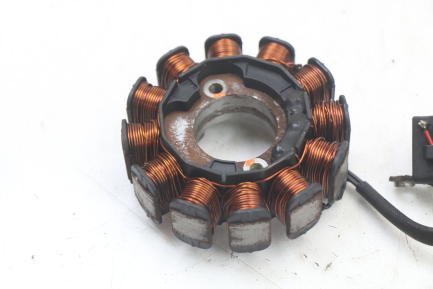 photo de ROTOR STATOR PIAGGIO LIBERTY IGET 4T 50 (2021 - 2025) - État de surface