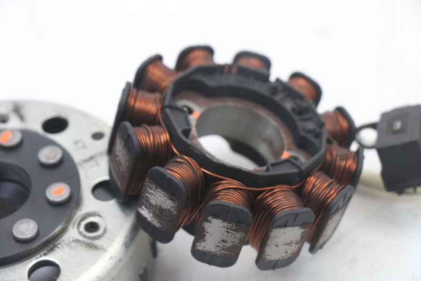 photo de ROTOR STATOR PIAGGIO ZIP 4T 50 (2018 - 2020) - État de surface