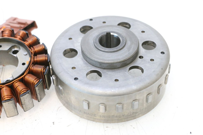 photo de ROTOR STATOR PEUGEOT SATELIS COMPRESSOR K15 125 (2006 - 2009) - Autre angle de vue
