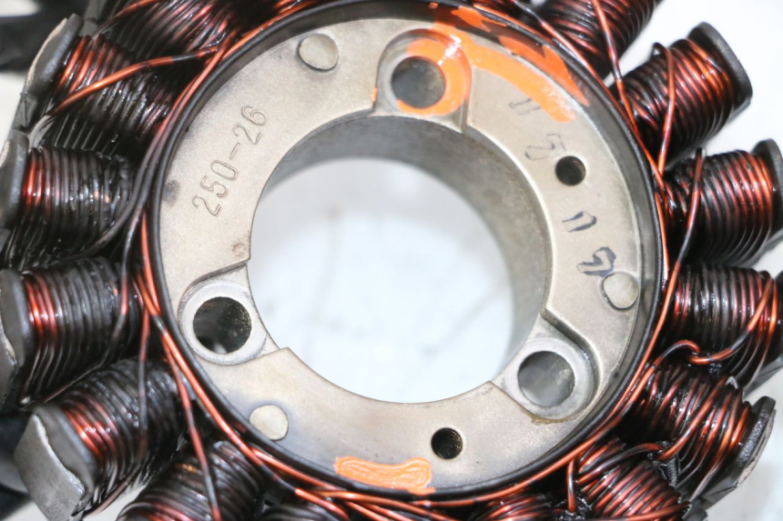 photo de ROTOR STATOR PEUGEOT SATELIS 125 (2013 - 2018) - Marquages et références