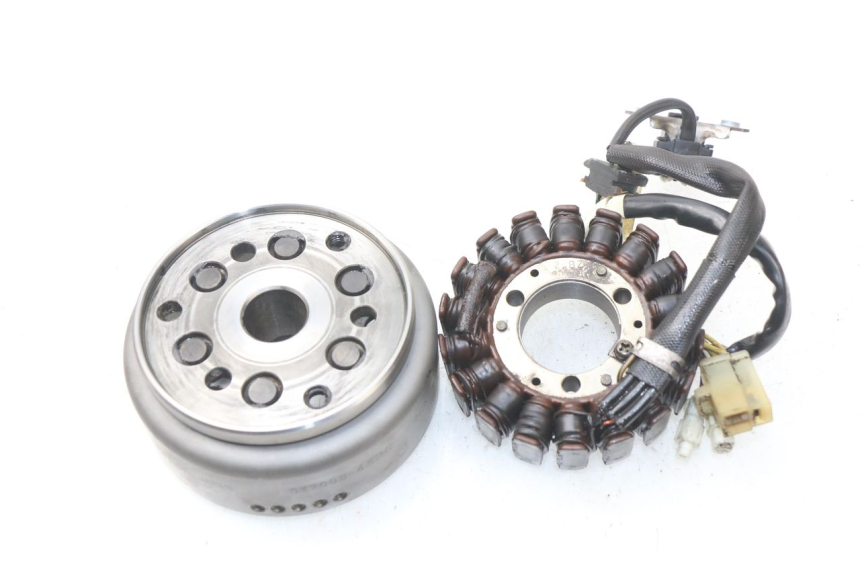 photo de ROTOR STATOR APRILIA SCARABEO GT 125 (1999 - 2007) - Vue d’ensemble