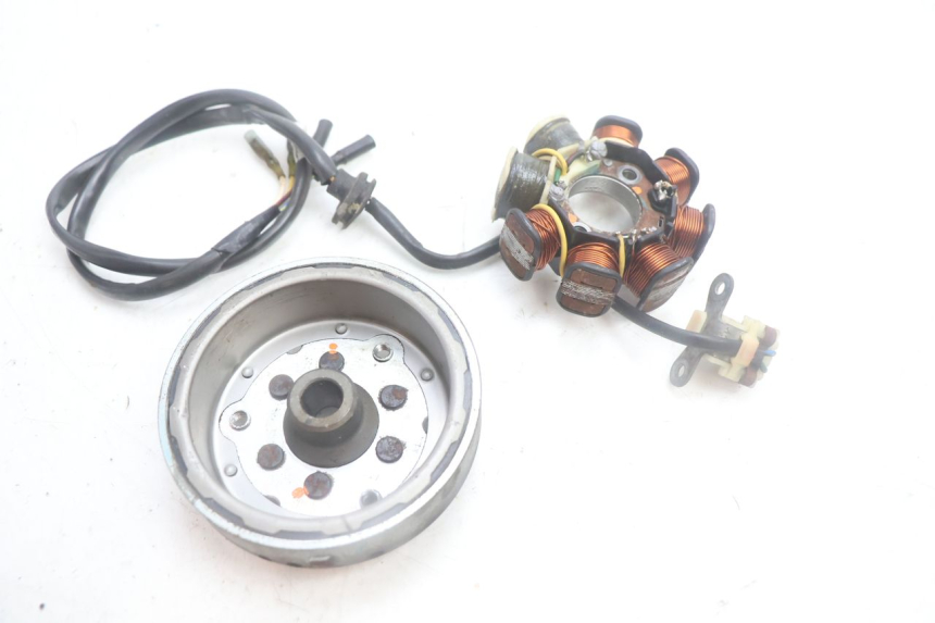 photo de ROTOR STATOR HONDA SCV LEAD 100 (2003 - 2007) - Détail de la pièce