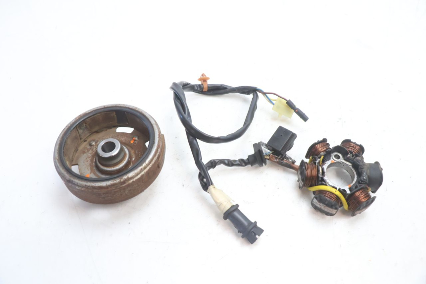 photo de ROTOR STATOR PEUGEOT SPEEDFIGHT LC 50 (1996 - 2002) - Détail de la pièce