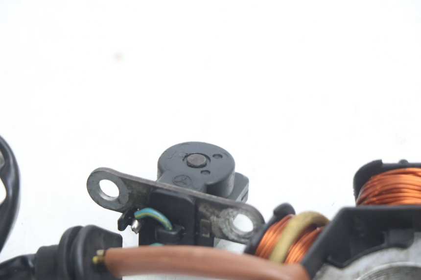 photo de ROTOR STATOR PEUGEOT SPEEDFIGHT LC 50 (1996 - 2002) - Points de fixation