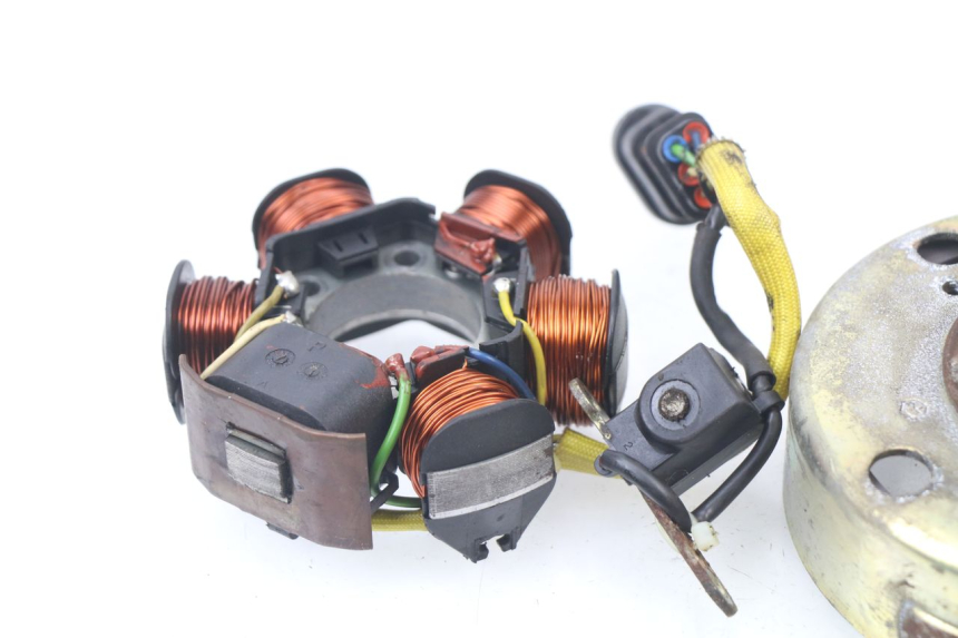 photo de ROTOR STATOR APRILIA SR CARB LC 2T 50 (2004 - 2012) - Autre angle de vue