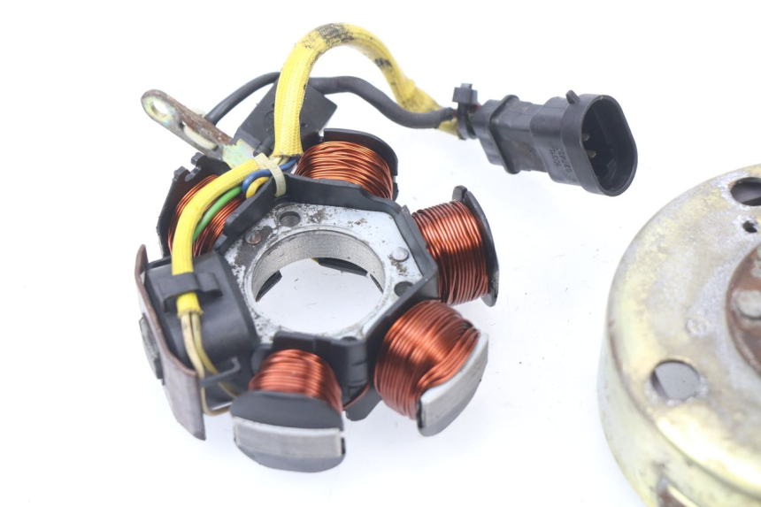 photo de ROTOR STATOR APRILIA SR CARB LC 2T 50 (2004 - 2012) - Points de fixation