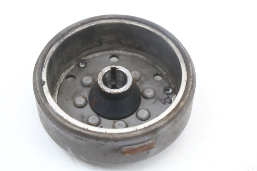 photo de ROTOR STATOR PEUGEOT STREETZONE 2T 50 (2014 - 2019) - Gros plan technique