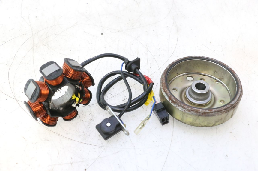 photo de ROTOR STATOR KYMCO SUPER 8 2T 50 (2007 - 2013) - Autre angle de vue
