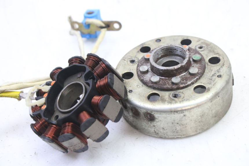 photo de ROTOR STATOR PIAGGIO SUPER LX 125 (2000 - 2003) - Gros plan technique