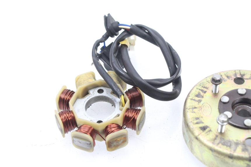 photo de ROTOR STATOR BAOTIAN TRAVEL SPIRIT 50 (2010 - 2012) - Gros plan technique