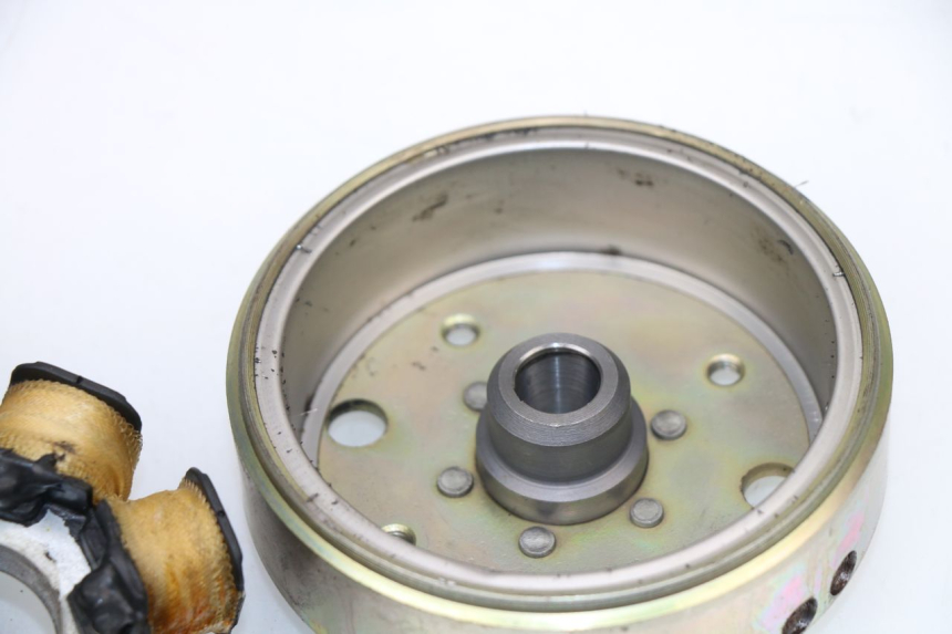 photo de ROTOR STATOR BAOTIAN TRAVEL SPIRIT 50 (2010 - 2012) - Points de fixation