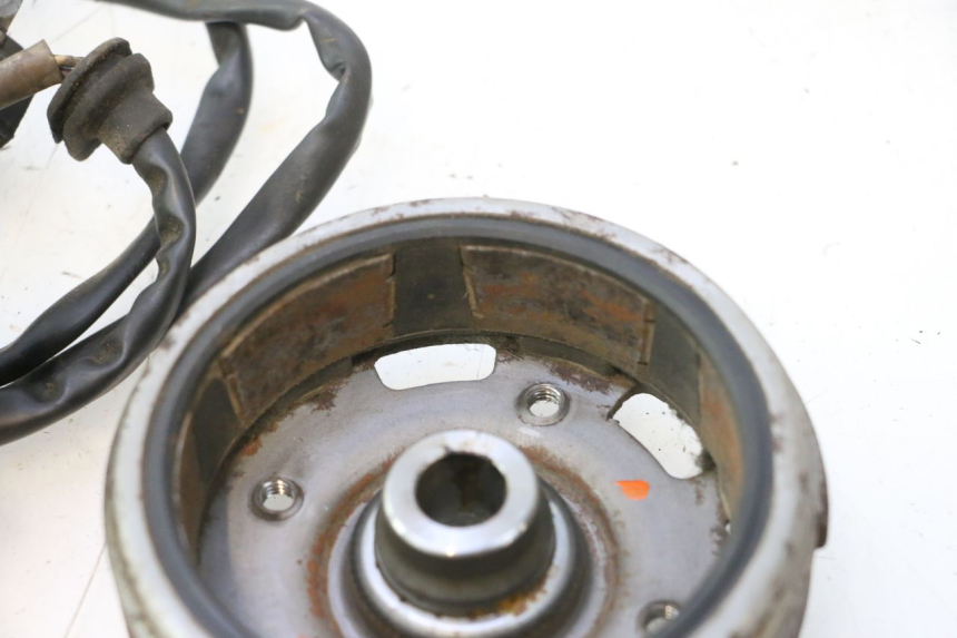 photo de ROTOR STATOR PEUGEOT TREKKER 50 (1995 - 2004) - Zoom composants
