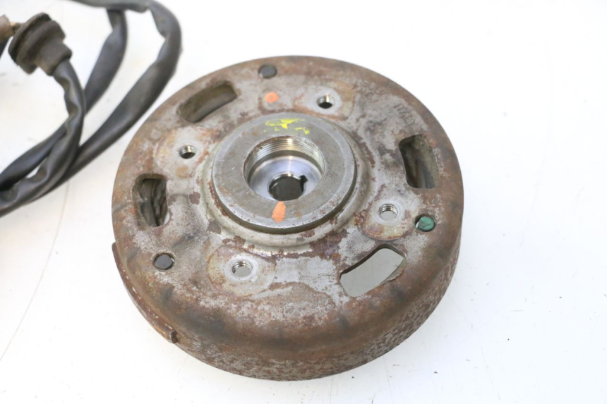 photo de ROTOR STATOR PEUGEOT TREKKER 50 (1995 - 2004) - Photo complémentaire