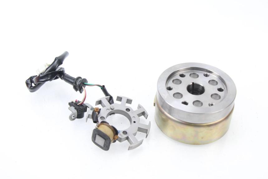 photo de ROTOR STATOR YAMAHA TTR 125 (2000 - 2020) - Autre angle de vue