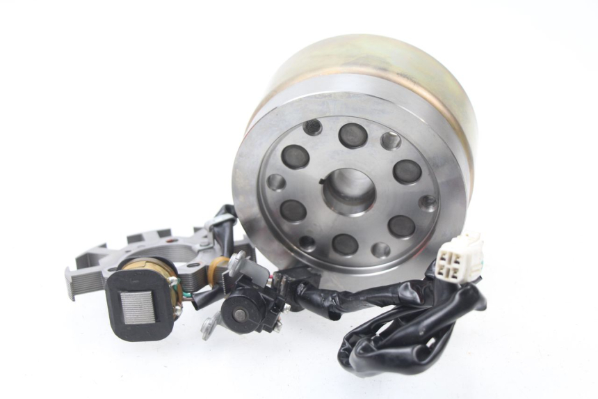 photo de ROTOR STATOR YAMAHA TTR 125 (2000 - 2020) - Gros plan technique