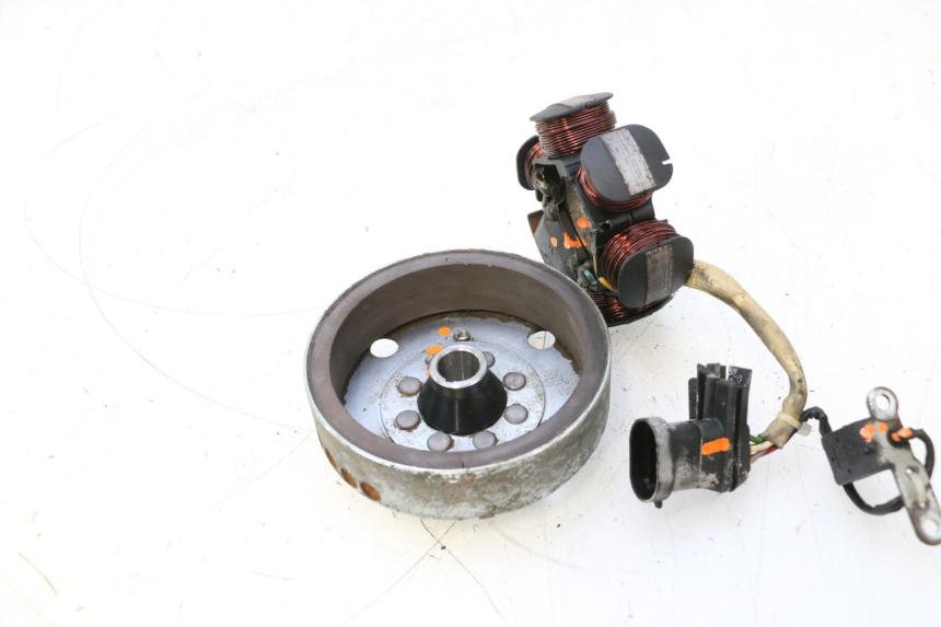 photo de ROTOR STATOR PIAGGIO TYPHOON 50 (2000 - 2009) - Autre angle de vue