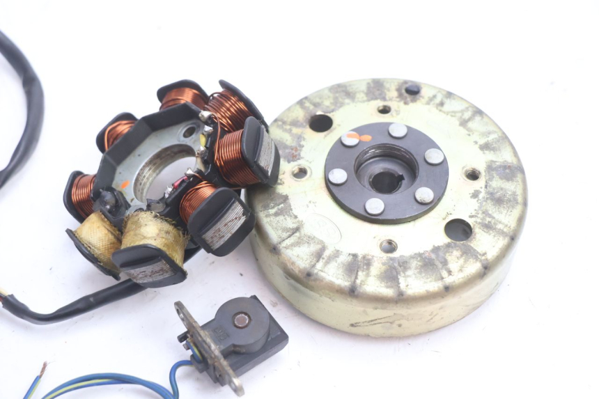 photo de ROTOR STATOR PEUGEOT V-CLIC VCLIC 50 (2007 - 2013) - Détail de la pièce